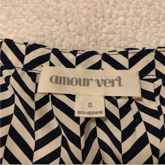 Amour Vert Dolly Silk Tank Top Chevron White Black Button Front Herringbone - Picture 10 of 14